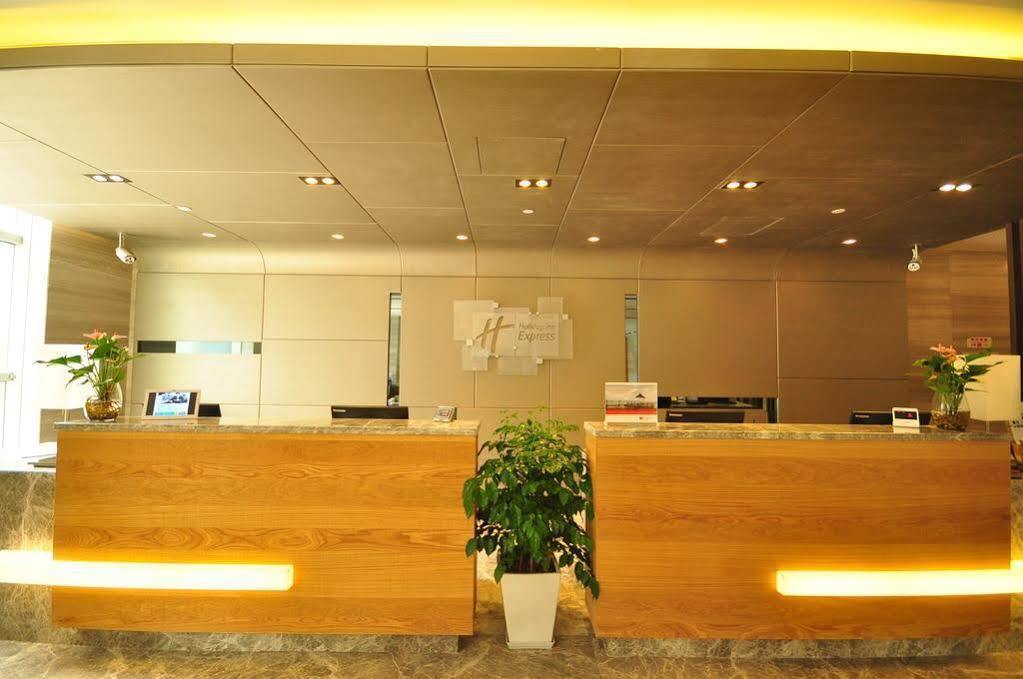 Holiday Inn Express Hangzhou Huanglong Exterior foto