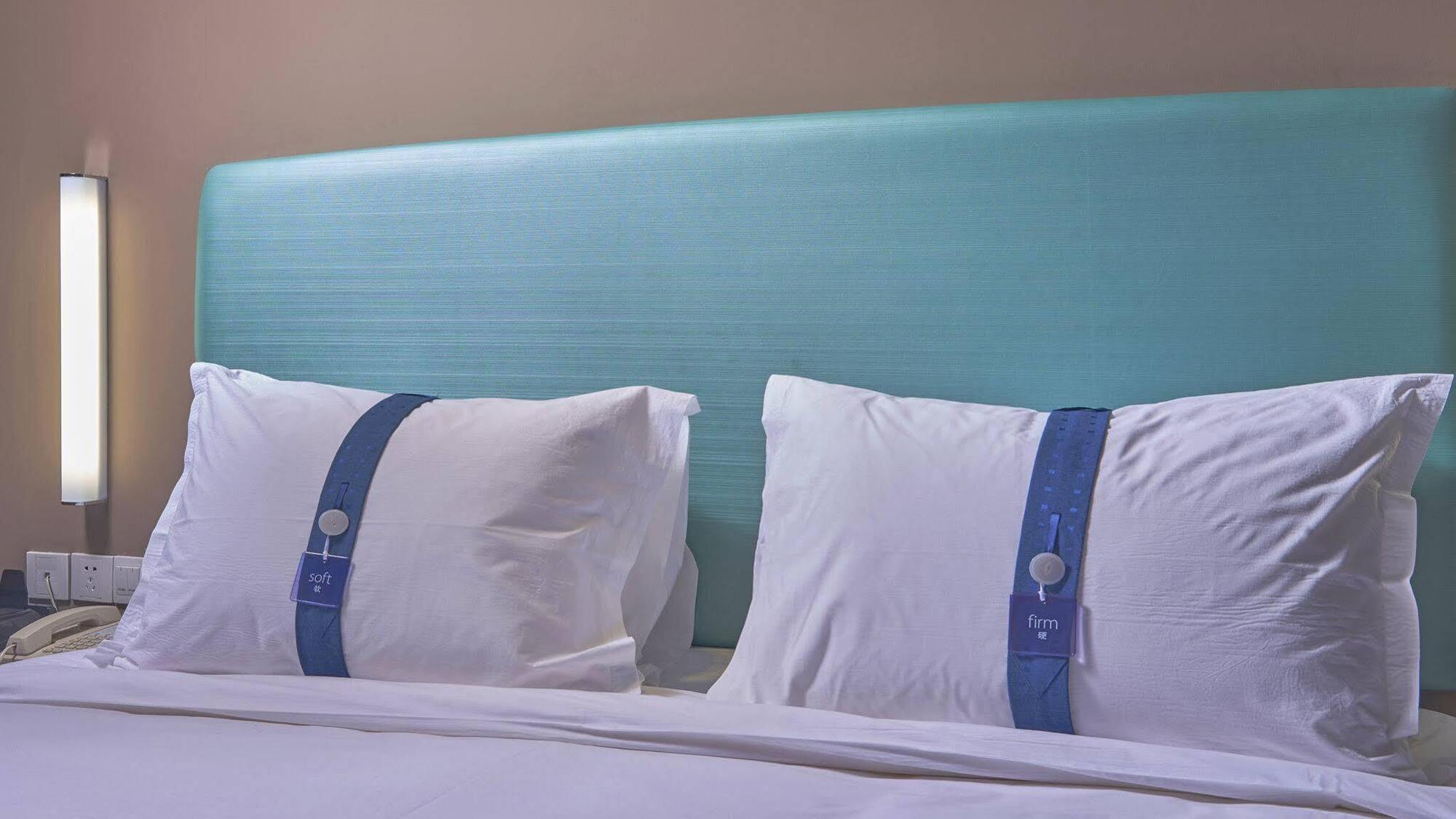 Holiday Inn Express Hangzhou Huanglong Exterior foto